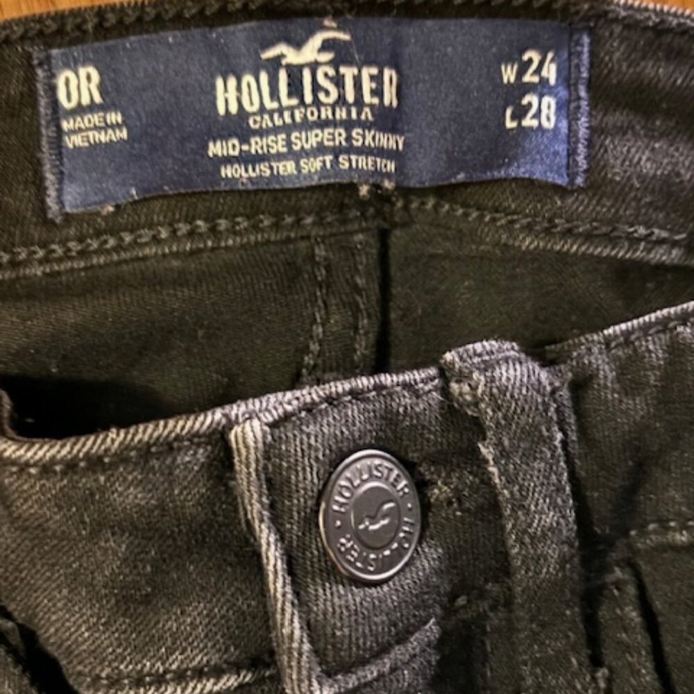 EUC Hollister mid-rise super skinny soft stretch jeans